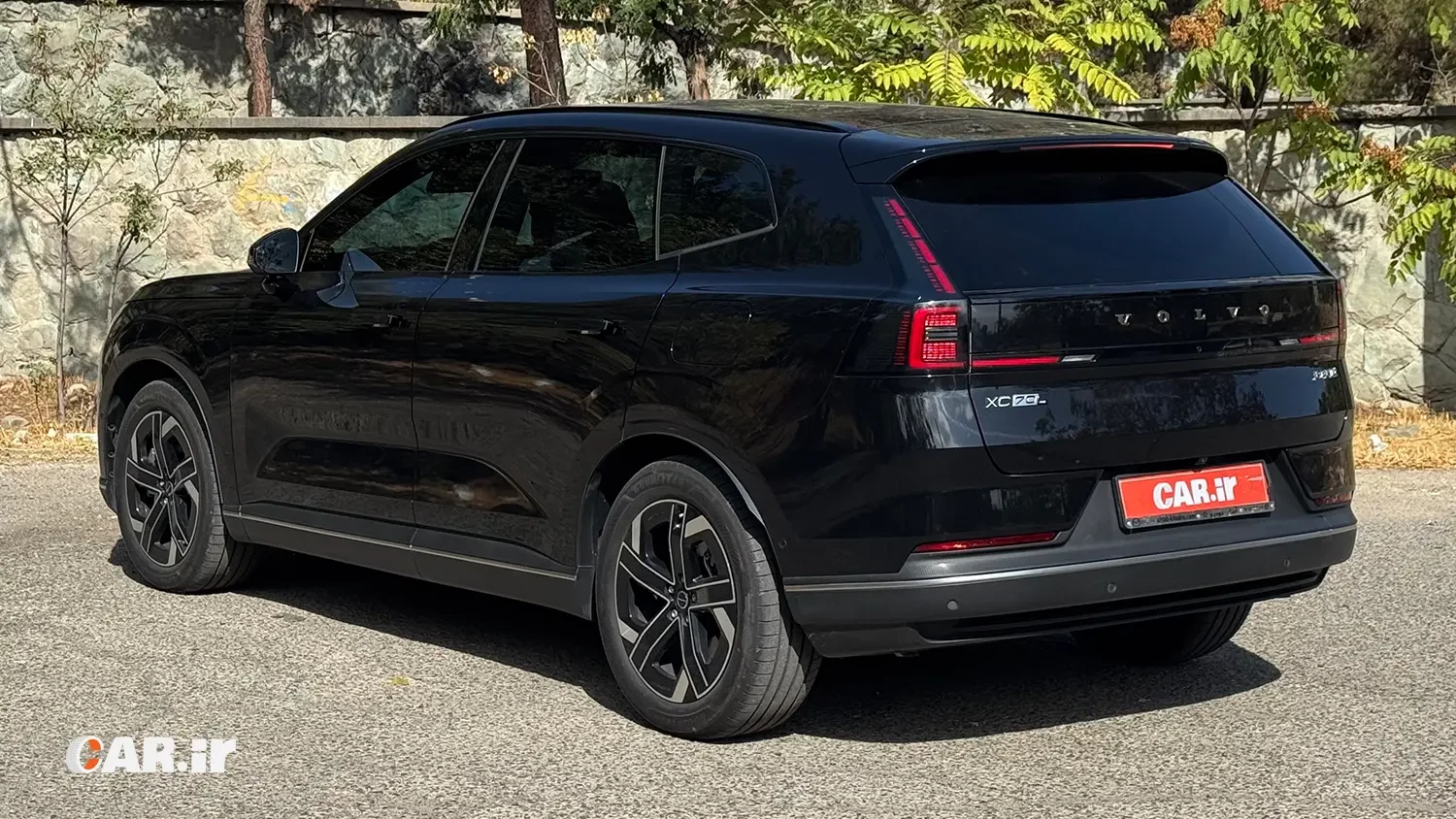 سه رخ عقب چپ Volvo XC70.webp